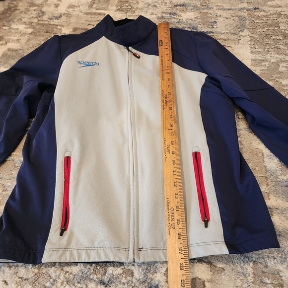 Speedo soft shell jacket. Medium - Picture 13 of 16